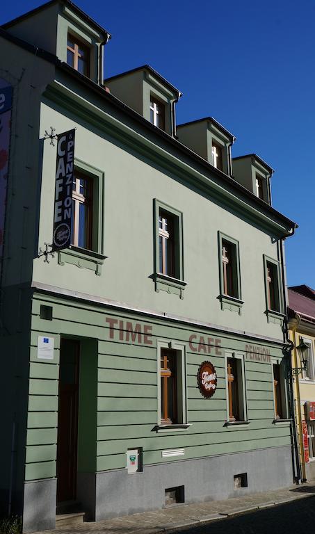 Time Cafe & Penzion Pribram Bagian luar foto
